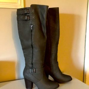 Taupe heeled boots